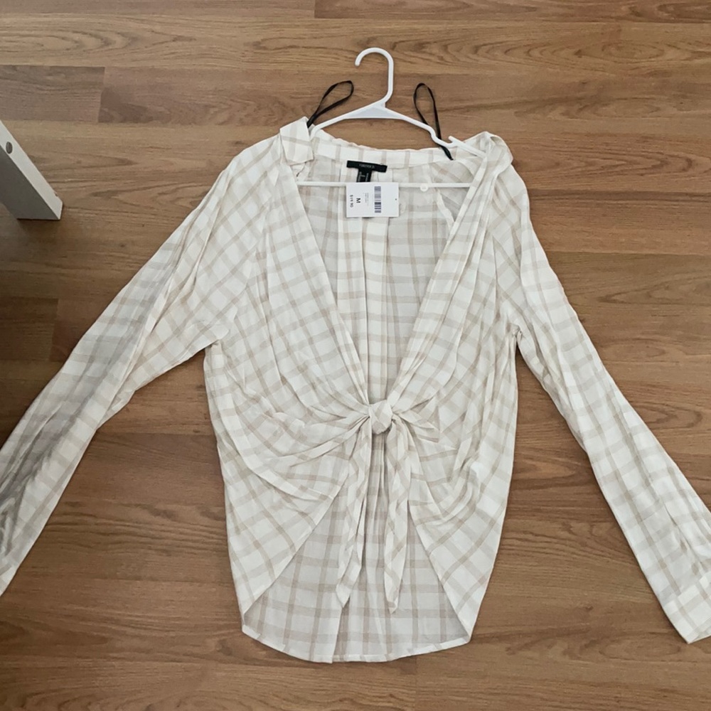 Forever 21 never worn tie front shirt
